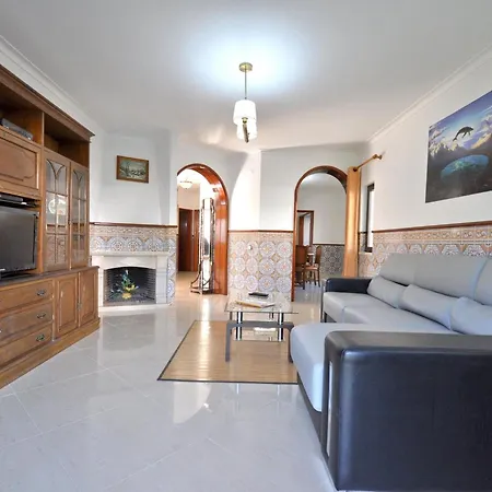 Villa In Typical Portuguese Style Quiet Area Of With Private Pool *
